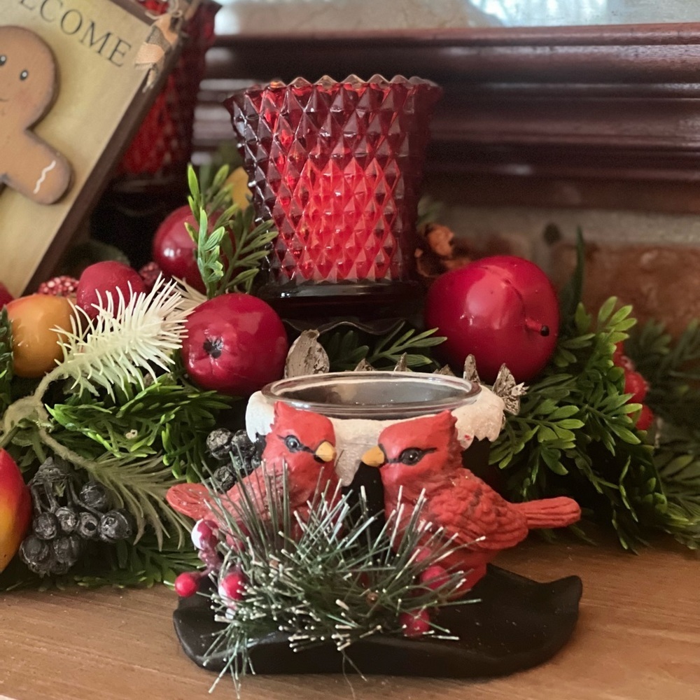 Red Bird Frosted Cupcake Christmas Candleholder
